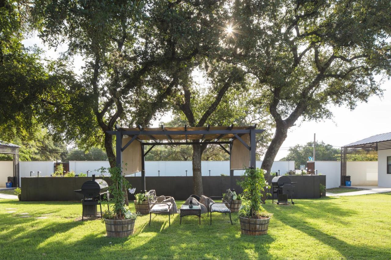 Hotel Flora And Fauna Wimberley Exterior foto