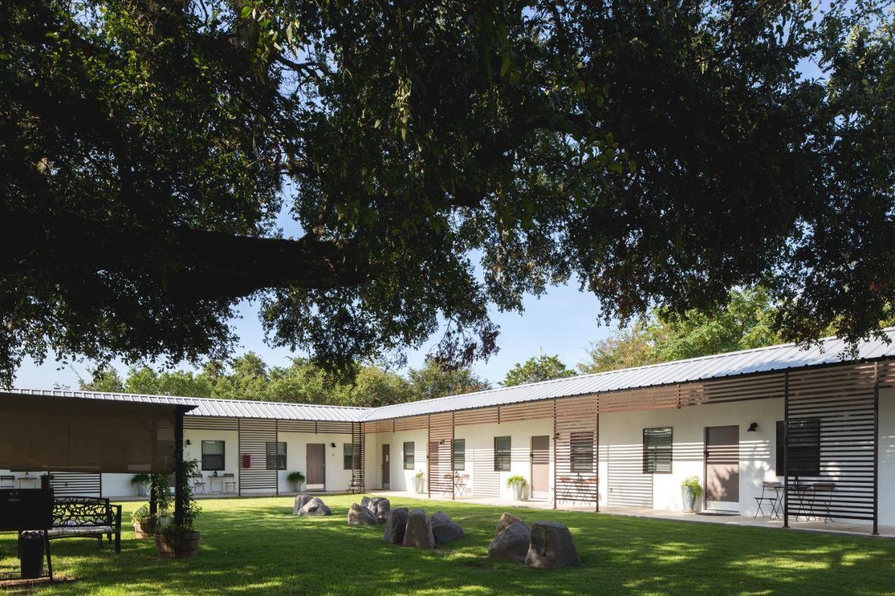 Hotel Flora And Fauna Wimberley Exterior foto