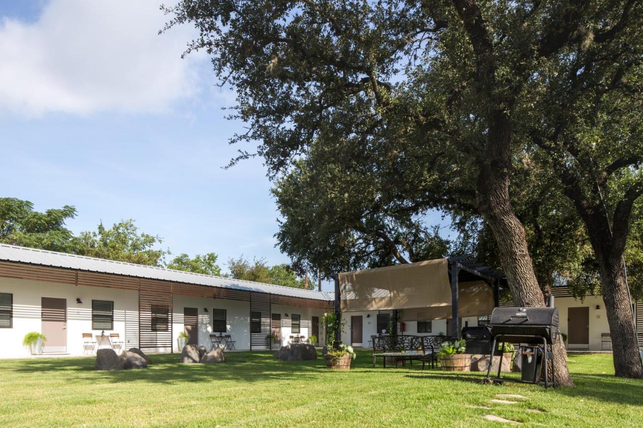 Hotel Flora And Fauna Wimberley Exterior foto